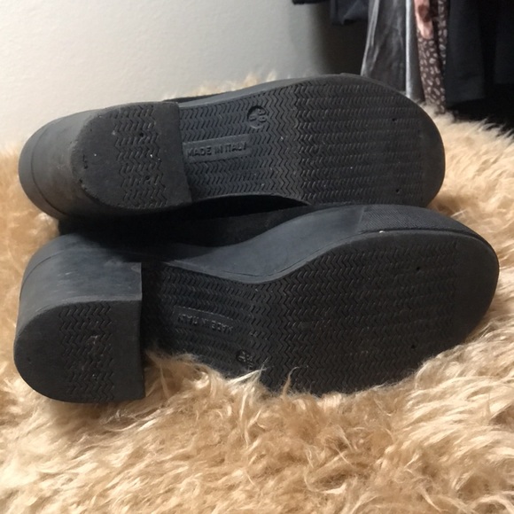 *SOLD* Suede platform booties - Picture 4 of 4